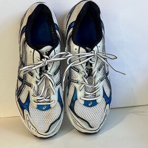 ASICS GT-2150 Men’s running shoe sz 10 1/2  White/Blue/Silver  good condition